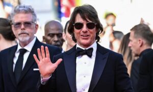 Lời chào đón và chia sẻ của các diễn viên