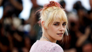 Kristen Stewart Gây Dấu Ấn Tại Cannes Với 'The Chronology of Water